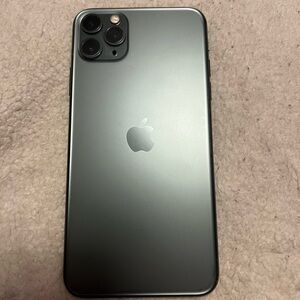 iPhone 11 pro max, midnight green.